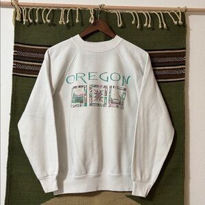Vintage graphic Oregon Hanes White Activewear Sweatshirt